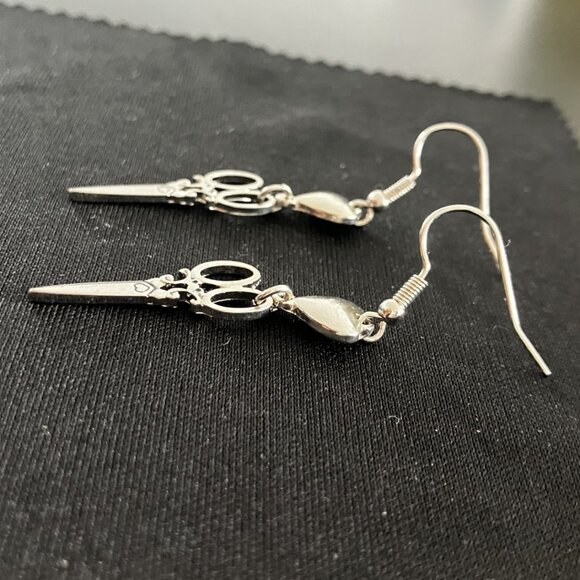 Hot Topic Silver Gothic Scissor Dangle Earrings - Picture 2 of 2